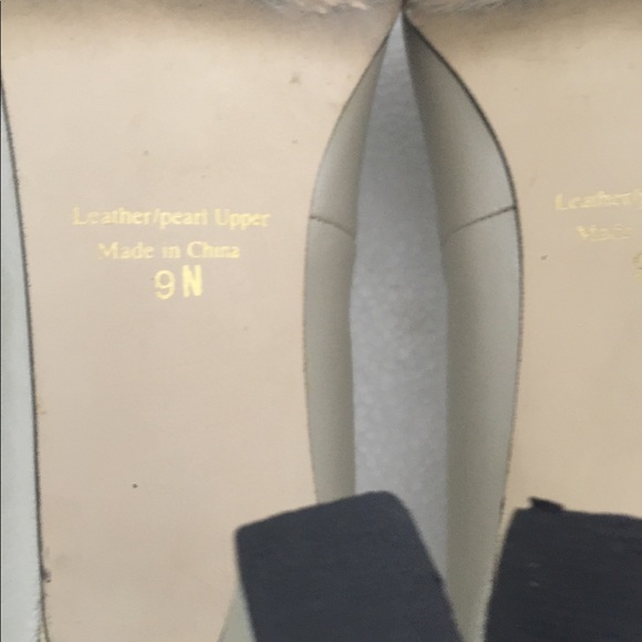 J Renee White Leather w/ Pearl Pumps Heel 9 N - Picture 7 of 7